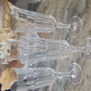 4 chrystal glasses...